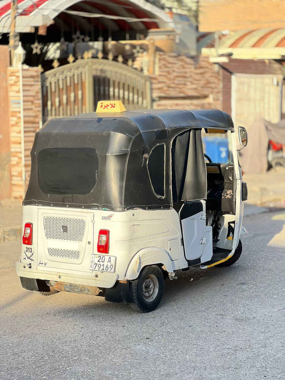 السلام عليكم تكتك للبيع 22 كفاله بيها  ملاحضات بسيطه تكتك جاهزه خير من الله كبل للشارع ***********  مكاني التحرير
