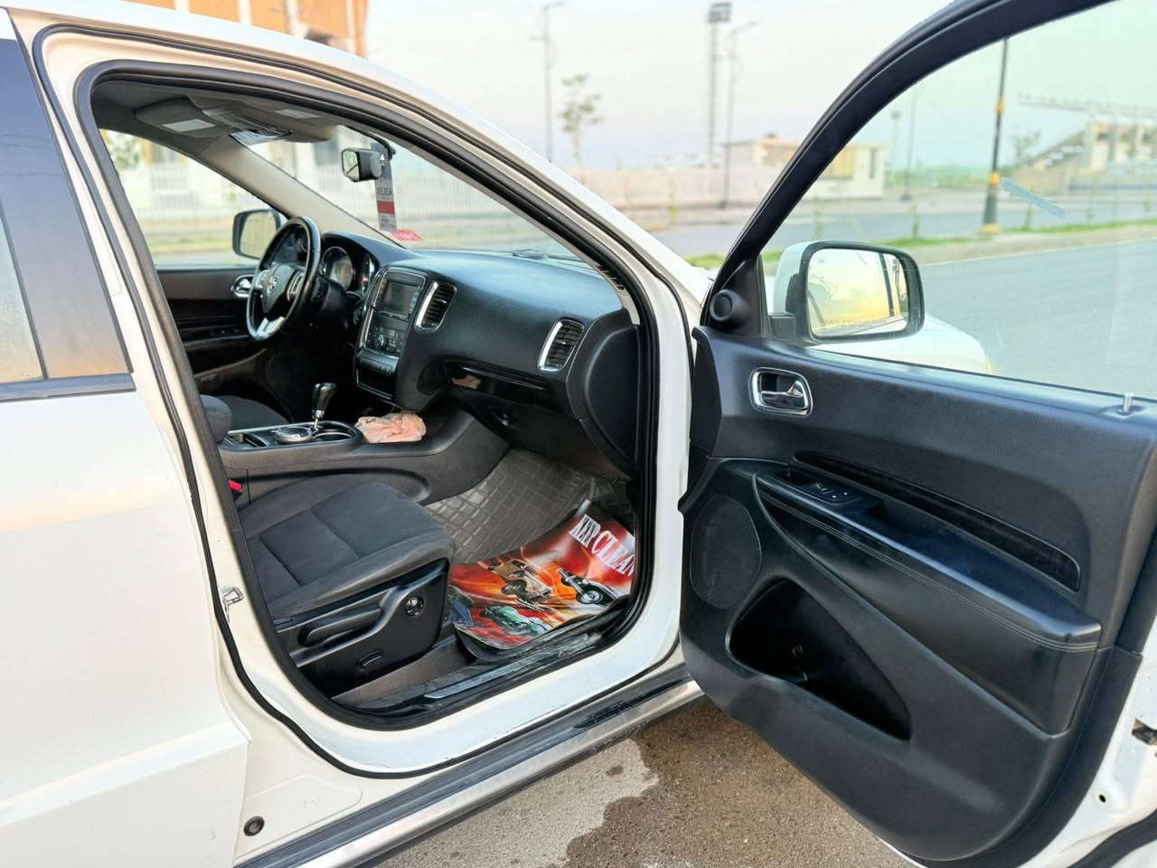 دورنكو مديل 11 خليجي لون ابيض رقم بغداد تحكم ستيرن مثبت سرعة حساسات  قرص شاشه قلاب كامره دواره كشن كهربائي 7 راكب  مكينه 3٫600  تبريد  تدفئه  3 قطع تبريد لايت زنون   تخم تاير. مكينه كير خير من الله
حداديه بيه ضعف 80 %  
ماعده بيه طخه بصيطه بداير الخلفي مال الجاملغ الي يم تاير الأيمن  اشاير بلامرايه جنطه شفط بصمة ابواب بصمه تشغيل    
مكان الناصرية قضاء الغراف 
للاستفسار اتصل عل رقم أو خاص ***********
