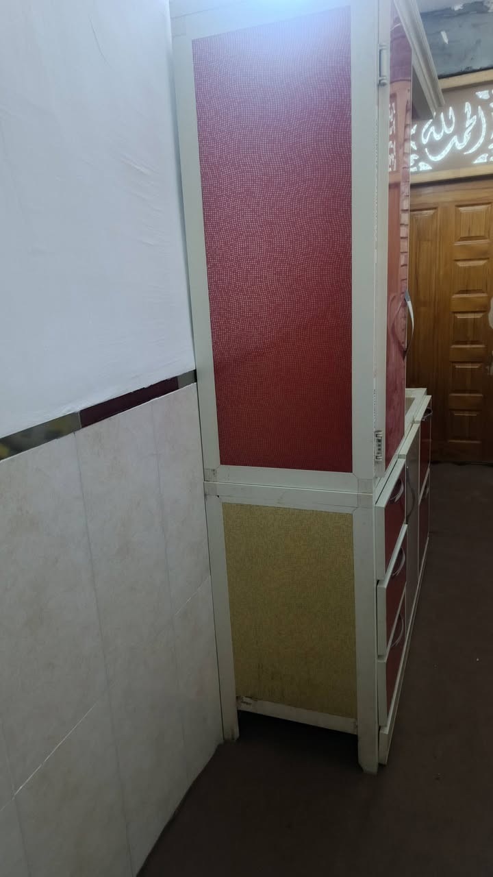 كاونتر المنيوم تفصال نضافه ٨٥٪ للبيع سعر ١٠٠ بدون سنك ***********
