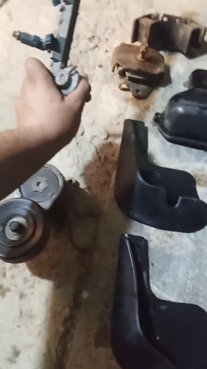 غراض يابانية للبيع مال مكينه فيفيتي 2500 واقيات  ارنب ***********

