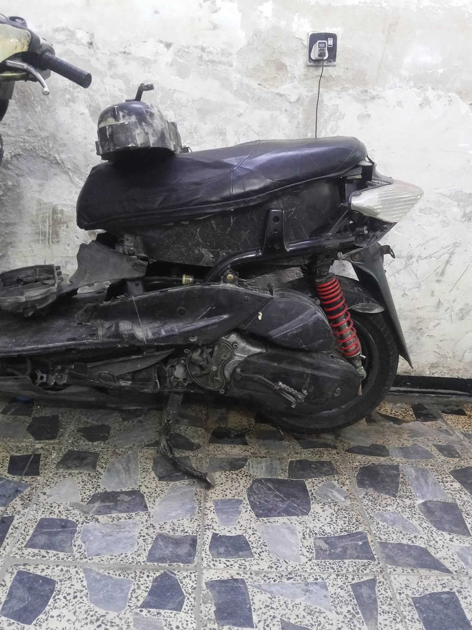 سلام عليكم عندي دراجه للبيع شغاله كهرباءيات نقصها بس كفرات رايده 350 وبيها لجادين


**إذا كنت صاحب هذا الإعلان وتريد حذفه لأي سبب، رجاءا أرسل رسالة إلى الدعم الفني**