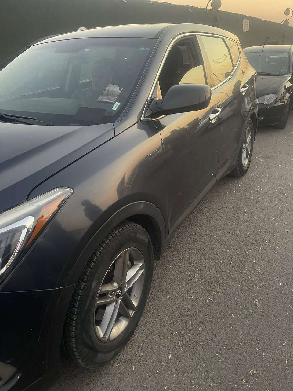 السلام عليكم سنتافي 2018 

وارد أمريكي حادثها صندوق مبدل +جاملغ خلفي تصليح بدون أيرباگ

محرك 4سلندر 2400 بي تنقيص باقي التفاصيل خاص 

رقم الهاتف ***********
