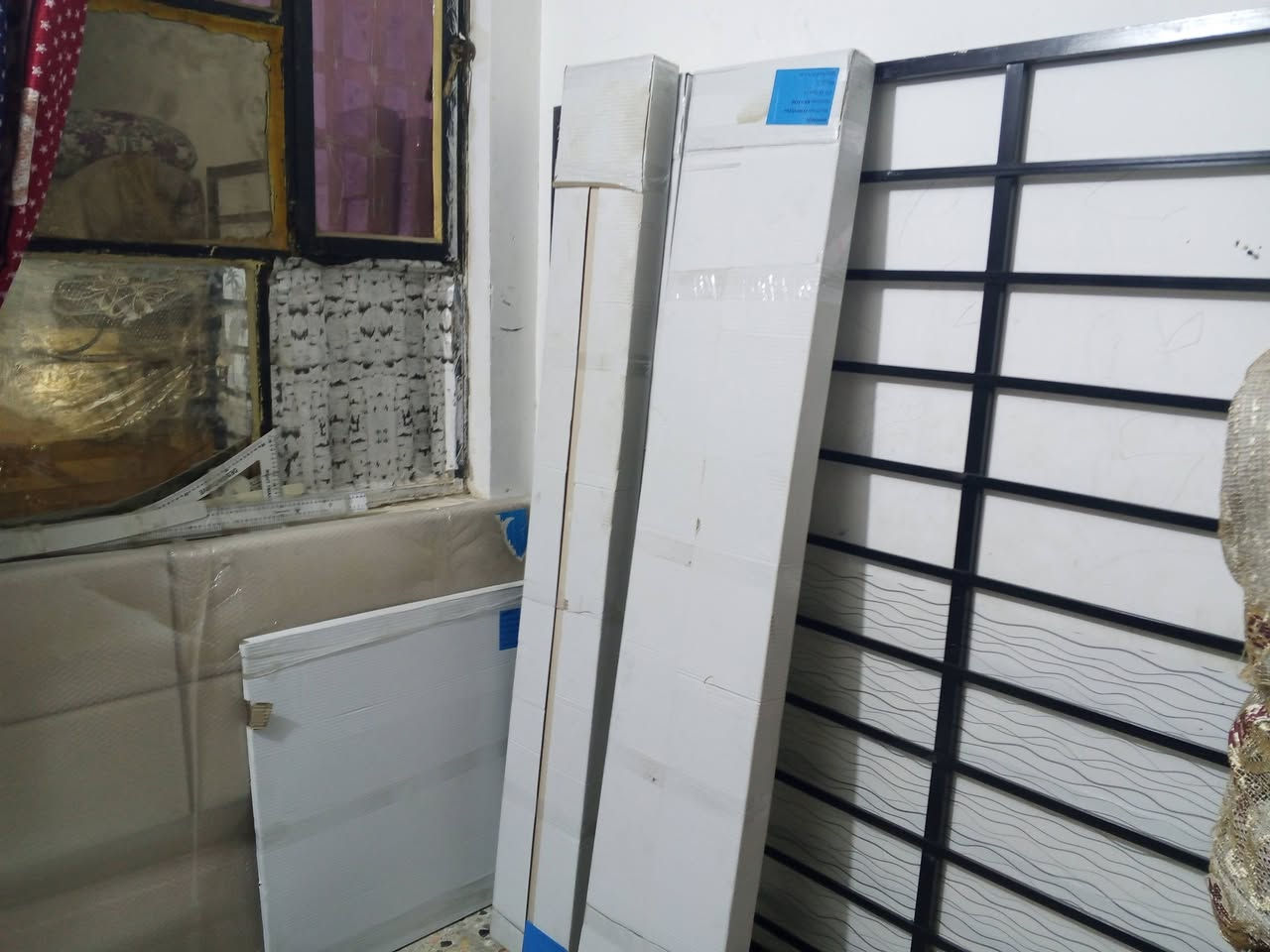 السلام عليكم شباب غرفت نوم  تركية جديدة بل الكارتون خمسة طلقات  الغرفة مثل لي بصورة    ما مفتوحة ابد  سعرهة 600 رجان لي مو شرلي لا يتخل  ويخابر الرقم *********** العنوان بغداد
