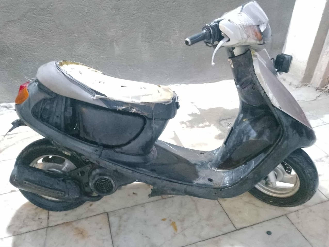 دراجة ذبانه للبيع تشتغل وتطفه ابيع كوم حديد السعر 100
رقم الهاتف ***********
