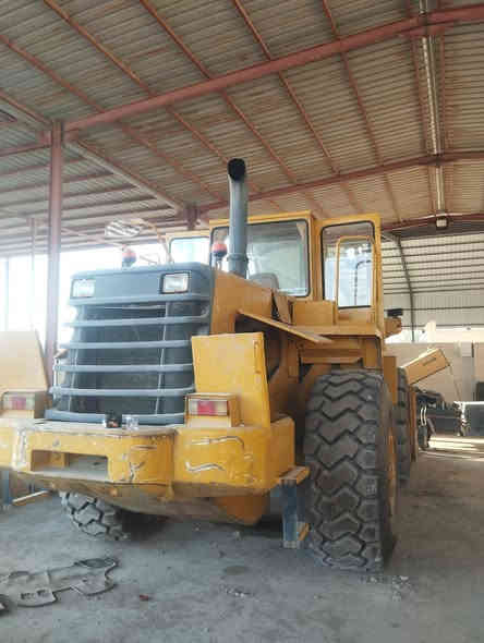 شفل كوماتسو للبيع جاهز للعمل ادوات بدون رقم للبيع للاستفسار *********** البصرة القرنه
