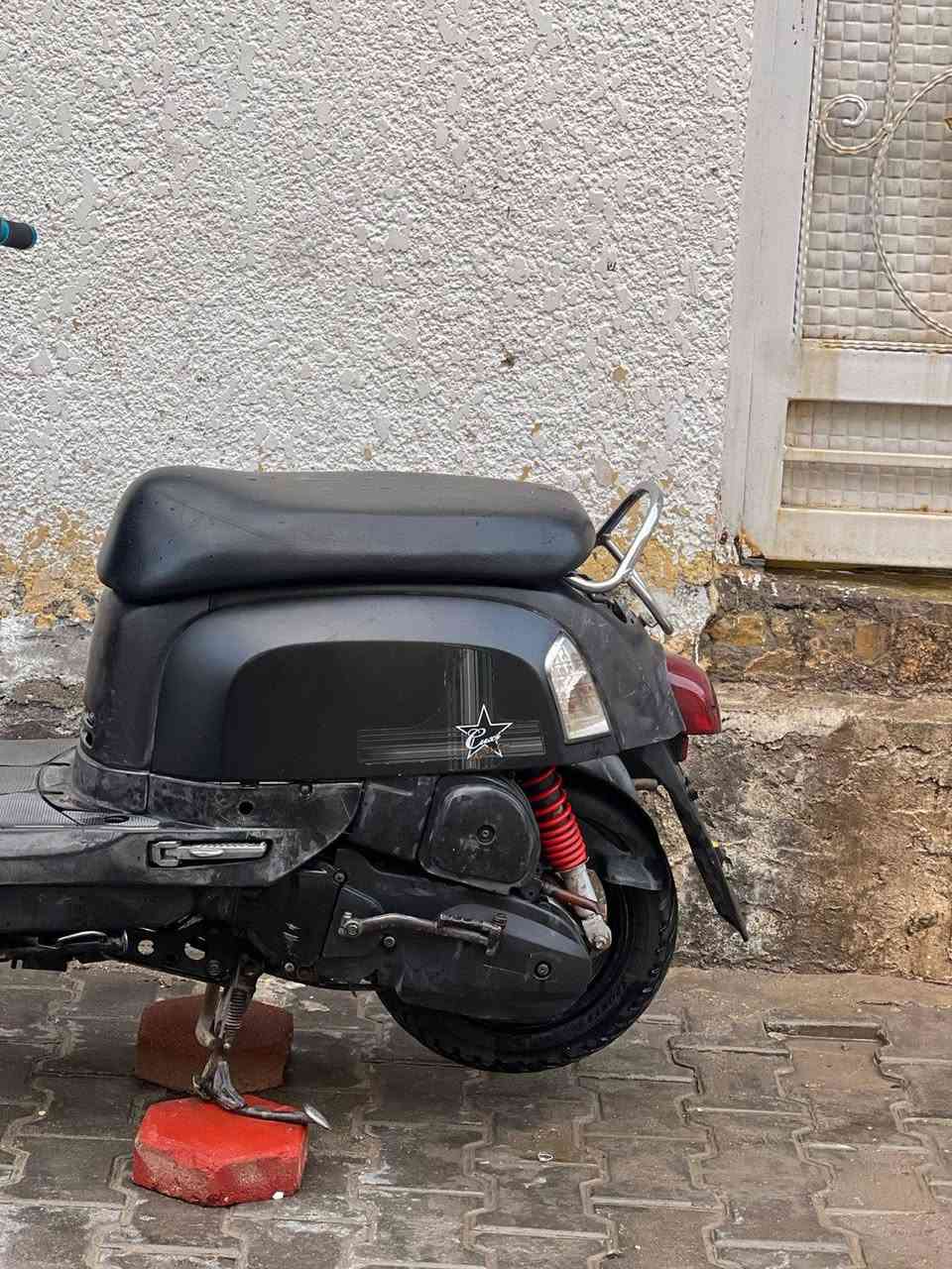 السلام عليكم
دراجه نوع ماكس بوليس الدراجه كلشي بيها شغال و مفتوحه مره وحده و المكينه صافيه كلش بس بيها صوت بالكلج الخلفي و شلعه و معدل فول صار 4 اشهر من نزلت من الرمبه و الكفرات بيها شوي ملاحظات بس هنه بلاديات 
للتواصل موجود خاص او هذا رقمي *********** فقط واتساب السعر خاص
