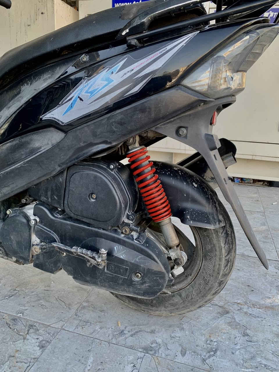 السلام عليكم دراجة ماكس عدلة للبيع الدراجة شلعة وعدل تخبل بيها مشكلة بل كهربائيات يعني الايت ما يشتغل والدشبول همين ابيعها عل وضعها اوراقها موجودة الدراجة طبيت بطسة هيج صار بيها دهن مداريها الله شاهد ما ادير العادي بانزين محسن 
السعر٤٠٠ ماكني مدينة الصدر *********** تفيدك خابرني وتدلل ما تفيدك اعبر المنشور
