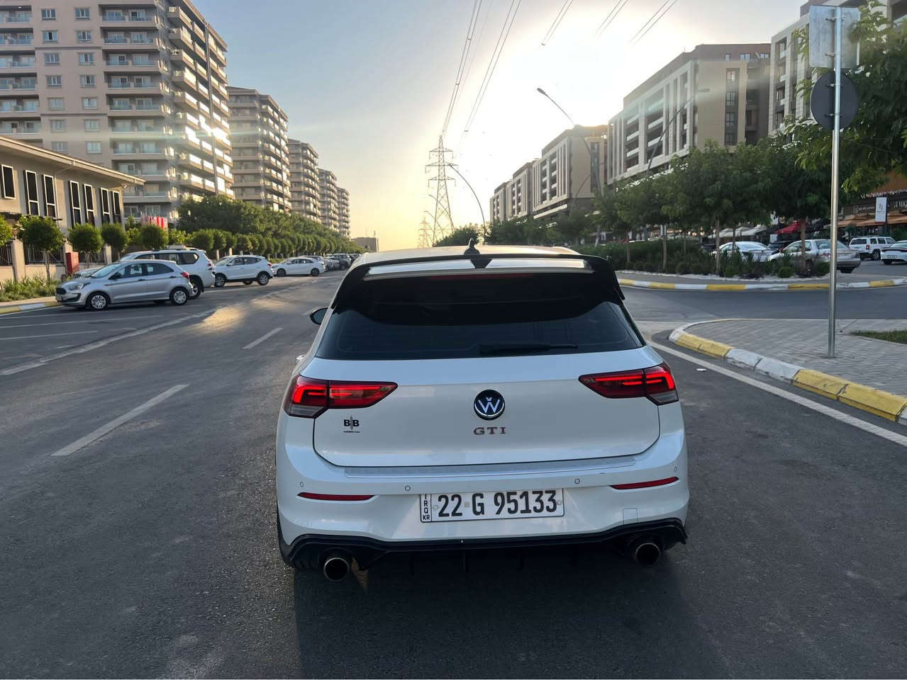 Volswagen mk8 GTI 40 years anniversary 
سلاو ئەم سەیارەیەمان هەیە بۆ فرۆشتن مۆدێلی ۲٠۲۳
ـ٦۳،٠٠٠کم ڕۆشتوە
ـگێڕ عادی
ـ سەقف و ئاوێنەکانی بیلاد ڕەشە لەسەر سەنەویش وایە لەبەر ئەوەی سەیارەکە یادی ٤٠ ساڵەیە
ـ لایت داینامیک 
ـ داونپایپ ۳.٥ ئینچ تیتانیوم +ڕیزنەیتەر لابراوە
ـویل ۱۸ ئینچ 
ـ مەکینە و گێڕ زەمان دەسکاری نەکراوە و ستۆکە
ـ سەنەوی تا ۲٠۲۹ تازەیە و بەناوی خۆمەوەیە
ـ بۆیاخ ۲ پارچە و ۱/٤ ی بۆنیت 
ـ ڕەقەم : ٠۷۷۲۱٥٥۲٦۲۱
 ـ داوای ۱٦۳ و معامەلەی لێ ئەکەم 

فولكسفاغن غولف MK8 - إصدار
40 سنة
- السقف والمرايا: أسود
- السقف البانورامي: أسود
(إصدار 40 سنة)
- الصبغ: قطعتان (باب السائق) + ربع الكبوت والرفرف (السائق)
المواصفات:
- داون بايب: 3.5 إنش (تيتانيوم)
- رنقات: 18 إنش (مغيرة) مع تايرات لوك
- القير: عادي
- الممشى: 60,000
الحالة:
- المكينة والقير لم يتم فتحهما
- سنوية جديدة
- السيارة باسمي
- .. السعر 163$ مجال قليل
ـ للتواصل : ٠۷۷۲۱٥٥۲٦۲۱ السليمانية, العراق


**إذا كنت صاحب هذا الإعلان وتريد حذفه لأي سبب، رجاءا أرسل رسالة إلى الدعم الفني**