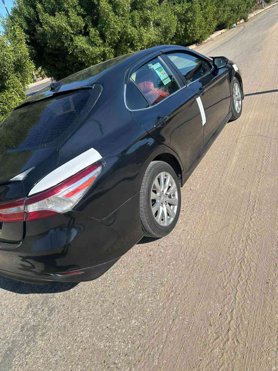 السلام عليكم 
كامري للبيع موديل 2018 رقم دهوك شرط التحويل السياره مصبوغه عام عام السياره جاهزه كير محرك بشرط السعر 132 الرقم ***********
