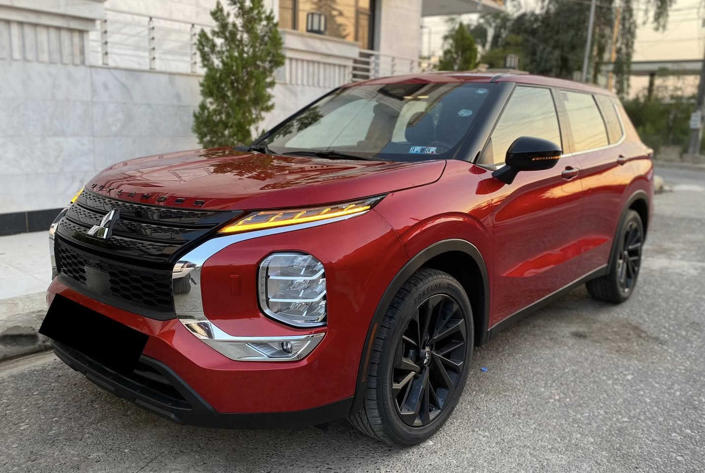 SE  Black Edition   ميتسوبيشي اوتلاندر
فول مواصفات ماعدا فتحه 
الموديل : 2023 
ماشيه : 40,500 mi
المحرك : 4 سلندر 2500 

ضرر : باب خلف سكن صبغ فقط 
باب سكن تعديل ع كد شبر اقل 
بدون ايرباك 
بدون دواخل 

————————————
مواصفات : SE Black Edition

فول ماعدا فتحه
4*4 دبل اكسل
5 انظمه قياده  
بصمة + ابواب + صندوك
شاشة جبيرة + ابل كار بلي
  5 كامرة 360 درجه
رادار امامي + خلفي + جانبي
نظام تحديد مسار + تتبع
نظام قيادة اليه
صندوك شفط كهرباء
دشبول ديجتال متغير
نظام توقف ذاتي
كشنات جلد + كهرباء + تدفئة
مرايات شفط
 ————————————
مكان السيارة📍 اربيل 

السعر : 212 ورقه وبيها مجال قليل

سياره مرقمه اربيل سنويه جديده وسياره جاهزه 

بيع او مراوس مع ارقام شمالي فقط 

للاتصال او استفسار على 
***********
