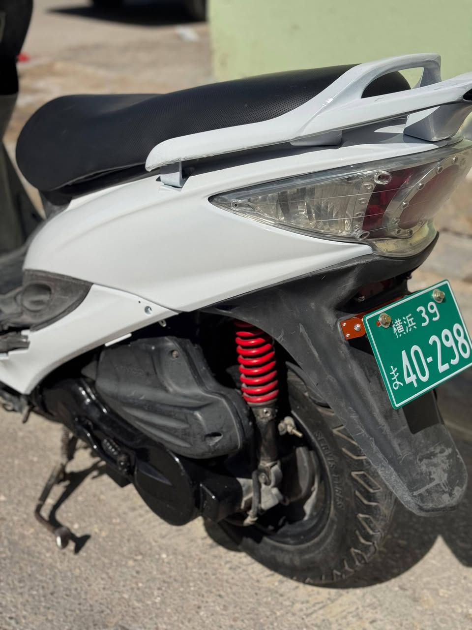 السلام عليكم دراجة كامكو جي فور مال حاوية مكفولة كفالة عامة من طول لطول كلشي بية شغال اي نقص مابية محرك مامفتوح السعر 550 وبية مجال لشراي يتصل مكاني نجف ***********
