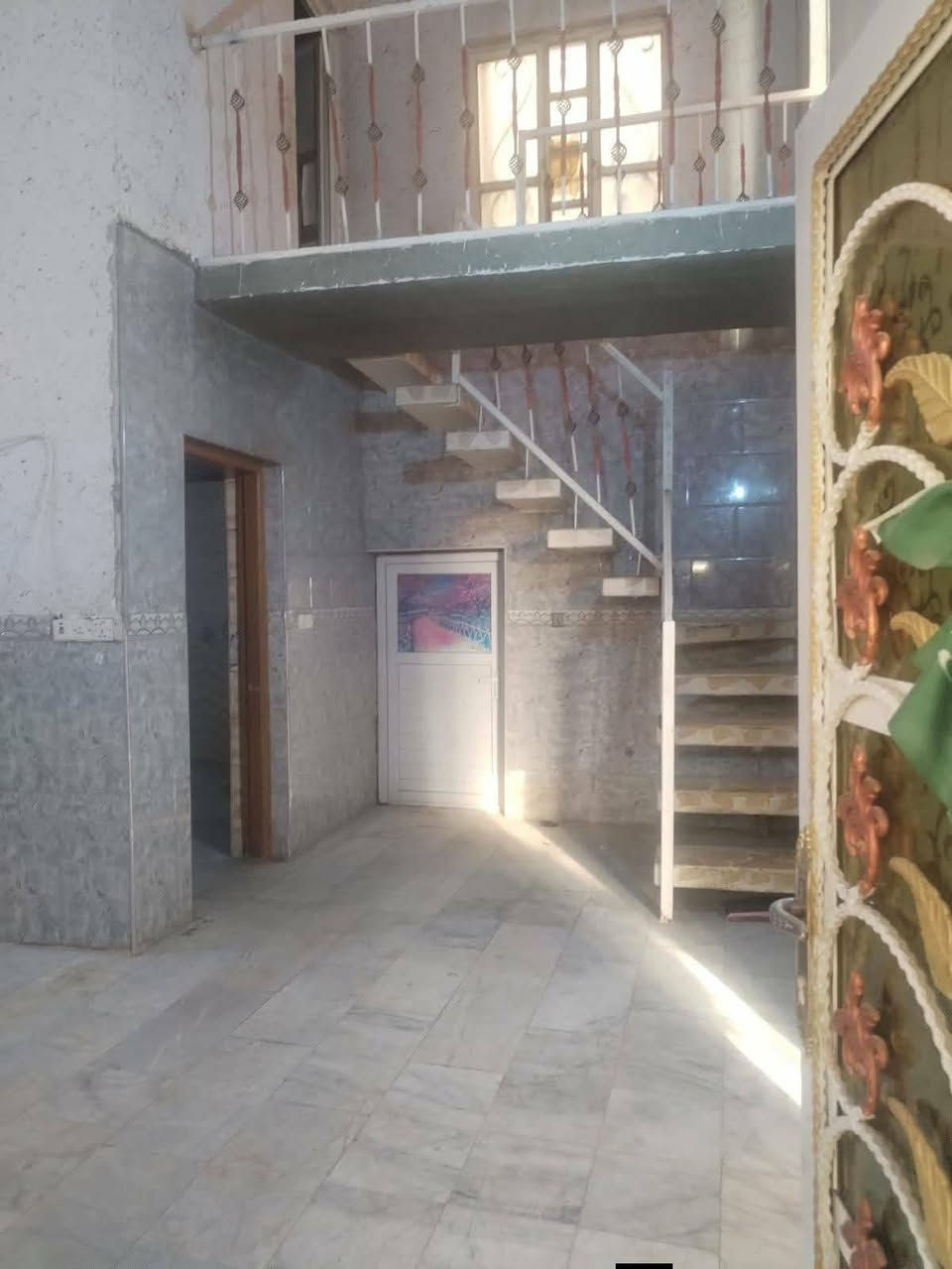 بيت للايجار 100 متر 
نجف حي الميلاد بداية شارع مزرعة سيد علي..
... طابق ونصف.. خريطة مربعة.
الطابق الاول يحتوي على غرفة وصالة ومطبخ واستقبال وصحيات..
الطابق الثاني يحتوي على غرفة..
سعر الايجار 325 الف


**إذا كنت صاحب هذا الإعلان وتريد حذفه لأي سبب، رجاءا أرسل رسالة إلى الدعم الفني**