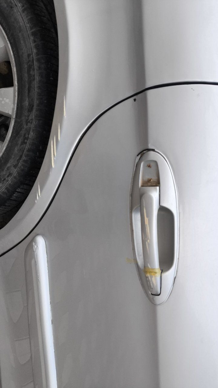 السلام عليكم 
كيا اوبتيما 2006 رقم حله انگليزي السيارة داخله هزه ونافذه لغاية شهر التاسع 2026
سنويه ل 2027
محرك 4 سلندر 2000 دوش
بيها ضربة بالچاملغ الأيسر وخدوش موضحها بالصور مصبوغة صبغ عام للجماليه 
السيارة مكفولة من الگص والعيب الشرعي ونقل الجثه
السيارة بأسمي مكانها ذي قار الشطرة
السعر 67 وبيها مجال حگ الجيه
الاتصال على ***********
