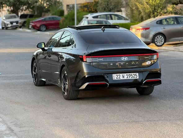 هونداي سوناتا شكل جديد SEL PLUS
للبيع سوناتا موديل 2024 فول مواصفات 

حادث الدعامية الامامي بدون ايرباك 

موضح بالصور 

وبيه من امريكا باب الجنطة صبغ امريكي 

راديترات تبريد وماء وبدنه بلادي على وضع الشركة 

سعر 160ورقة 

***********

بصمة تشغيل وابواب بصمة وتشغيل عن بعد 

حجم محرك 2500

فتحة بانورامية 

تليفون شحن لاسلكي 

هاند بريك بصمة 

شاشة ديجيتال متصل 

تبريد شاشة لمس منفصل مناخ

كشن كهرباء وهيتر بالكشنات

انارة داخلية led 

لايت زينون عالي ناصي 

سيارة جديدة بمعنى الكلمة ماشية 15 الف

رقم اربيل الجديد وكالة او تحويل حاظر 

مكان السيارة بغداد الكرخ حي الأطباء
