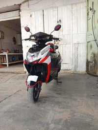 ماطور للبيع بطاريات نص عمرهن  السعر ٤٥٠ وبيه مجال الاستفسار الاتصال ٠٧...