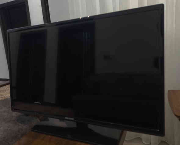 شاشه بلازما سامسونج SAMSUG بحجم 32 مستعمله  تدعم دقة الـ HD ومدخلين للكيبل الهوائي وماداخله تصليح نهائياً . 
للأستفسار : 
*********** بي واتساب ايضاً
