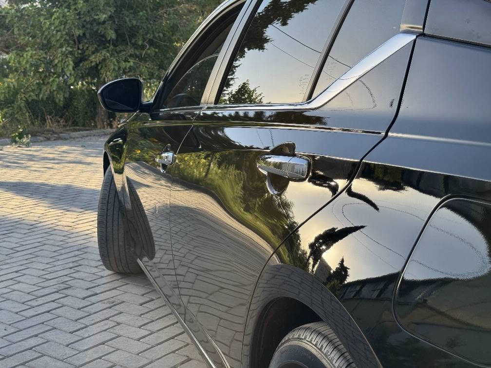 Nissan altima 2024 S
نیسان ئەڵتیما 2024 S
هەرزان و ماڵی دۆست
 ڕەنگی ڕەش 
ڕەقەم کاتی نەشکێنراوە 
سێ مانگ ڕەقەمی کاتی لەگەڵدایە
تەنها 23000 ڕۆشتووە
هیچ ئێرباگێکی نەتەقیوە
مەسرەفی تیانییە
 بەسمەوشەغال وتحدید سورعە  
ڕاداری پێش و دوا( ئۆتۆ ستۆپ خۆی ئیستۆپ ئەگرێ)
ڕاداری لاتەنیشت و ئاوێنە ناوچەی کوێر 
ڕاداری ئاگاداری هێڵی جادە
دووپارچەی بۆیاخە
بۆنیت و چەمەلەغی لای سایەق 
ئەوەش ڕەقەم شانسی
1N4BL4BV9RN378632
سعری ١٥٠ گەڵاو معامەلە
ڕەقەم
 ***********
_________

 نيسان ألتيما 2024 فئة S
**سيارة نظيفة جداً وبسعر مناسب (مال مَعرِفَة)**
### الموصفات والتفاصيل:
 * **اللون:** أسود ملكي.
 * **الرقم:** رقم مؤقت (منفيست) ما مكسور، وباقي بيكت لسه 3 أشهر.
 * **المسافة المقطوعة:** ماشية 23 ألف ميل بس.
 * **الإيرباغات:** سليمة 100% (ولا إيرباج طاير).
 * **الحالة الميكانيكية:** جاهزة من كلشي وما تحتاج أي مصروف.
### الأنظمة والمميزات:
 * بصمة تشغيل وتشغيل عن بعد.
 * محدد سرعة (كروز كونترول).
 * رادار أمامي وخلفي (نظام الأوتو ستوب - توقف تلقائي عند الطوارئ).
 * رادار جانبي ونقطة عمياء بالمرايات.
 * رادار تنبيه الخروج عن المسار (تحديد خطوط الشارع).
### حالة البودي (الشراريك والصبغ):
 * **بيها قطعتين صبغ فقط:** البونيد (الغطاء الأمامي) والجنح (الچاملغ) لجهة السائق.
 * **رقم الشاصي:** 1N4BL4BV9RN378632
 * **للتواصل والاستفسار (رقم الهاتف):** *********** السليمانية, العراق
