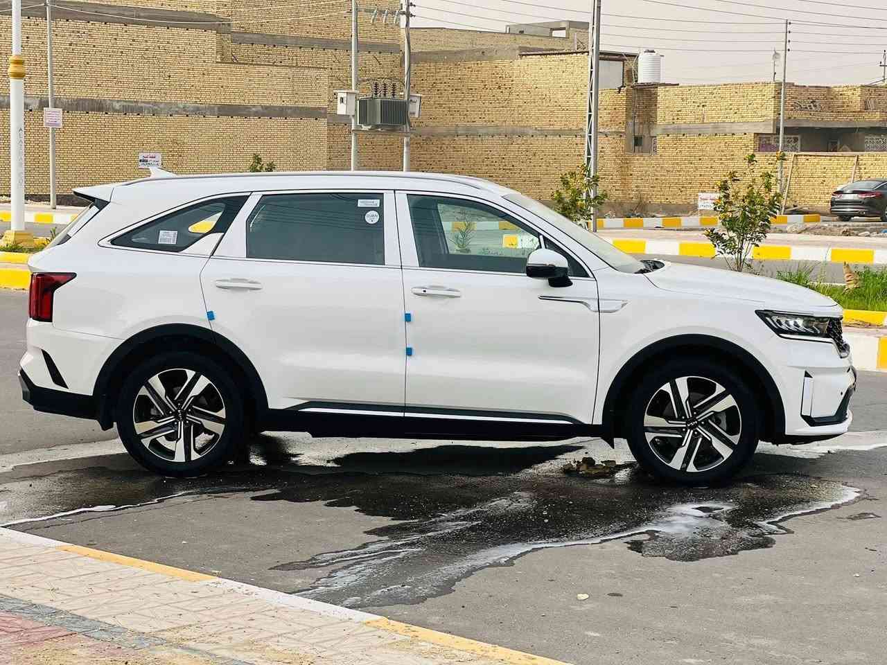 سورنتو ٢٠٢٣ خليجي ٦ سلندر رقم أربيل بأسم شركه تحويل وكاله ثاني يوم بيه ضرر بنيد صبغ وبارد بالباب ماشيه ١١٤ك السياره جاهزه كير ومكينه وتخم تاير وتبريد السعر ٢٤٥ وبيه مجال
 مكان السياره الناصريه للاستفسار الاتصال
***********
***********
