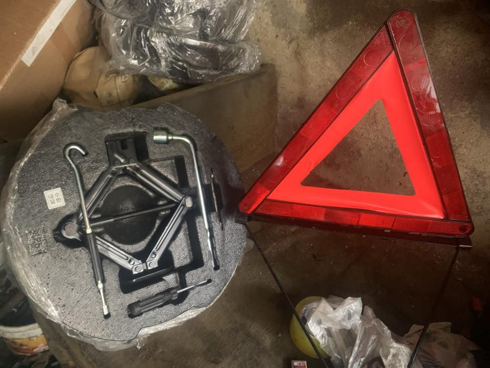 سلام عليكم
عدها طوارء 

مثلاث فسفوري اصلي 
فلينه ترهم ع كل سياره حجم15
سعرهم 20الف 
كميه خير من الله 
محل موصل صناعة معارض 
قرب ساحة وكلاء 
تحياتي للجميع


**إذا كنت صاحب هذا الإعلان وتريد حذفه لأي سبب، رجاءا أرسل رسالة إلى الدعم الفني**