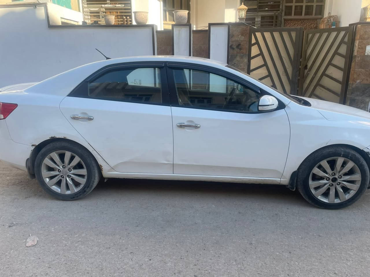 سلام عليكم للبيع فقط
سيراتو خليجي 2012
بدون صبغ فقط شبر 
رقم أربيل وكآله باسمي جاهز تحويل 
مكان السياره الدورة 
السعر 95 ورقه مجال بسيط 
أي استفسار 
***********
غير مواجد فيسبوك / مكلف بالنشر /
