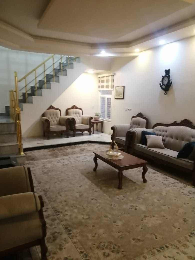 البيت اللي الكل منتظرة ايجاره ينزل
واخيرا 
 نزل عليه خصم خاص ومميز جداً
وماراح يطول بالسوق العقاري( مثل العقار القبله اتاجر بلمح البصر ) 
الموقع حي الحسين / جهه الاسكان شارع ١٥ 
موقع حيوي وتجاري 
مساحتة 350 متر 
يحتوي على ٧ غرف واسعه 
يرهم مشروع تجاري او سكن او شركة 

ملاحظه البيت يأجر فارغ بدون الاثاث  
اي سؤال واستفسار راسلنه خاص او اتصل بينه على الرقم *********** 
ان شاء الله يكون هالعقار من نصيبكم

