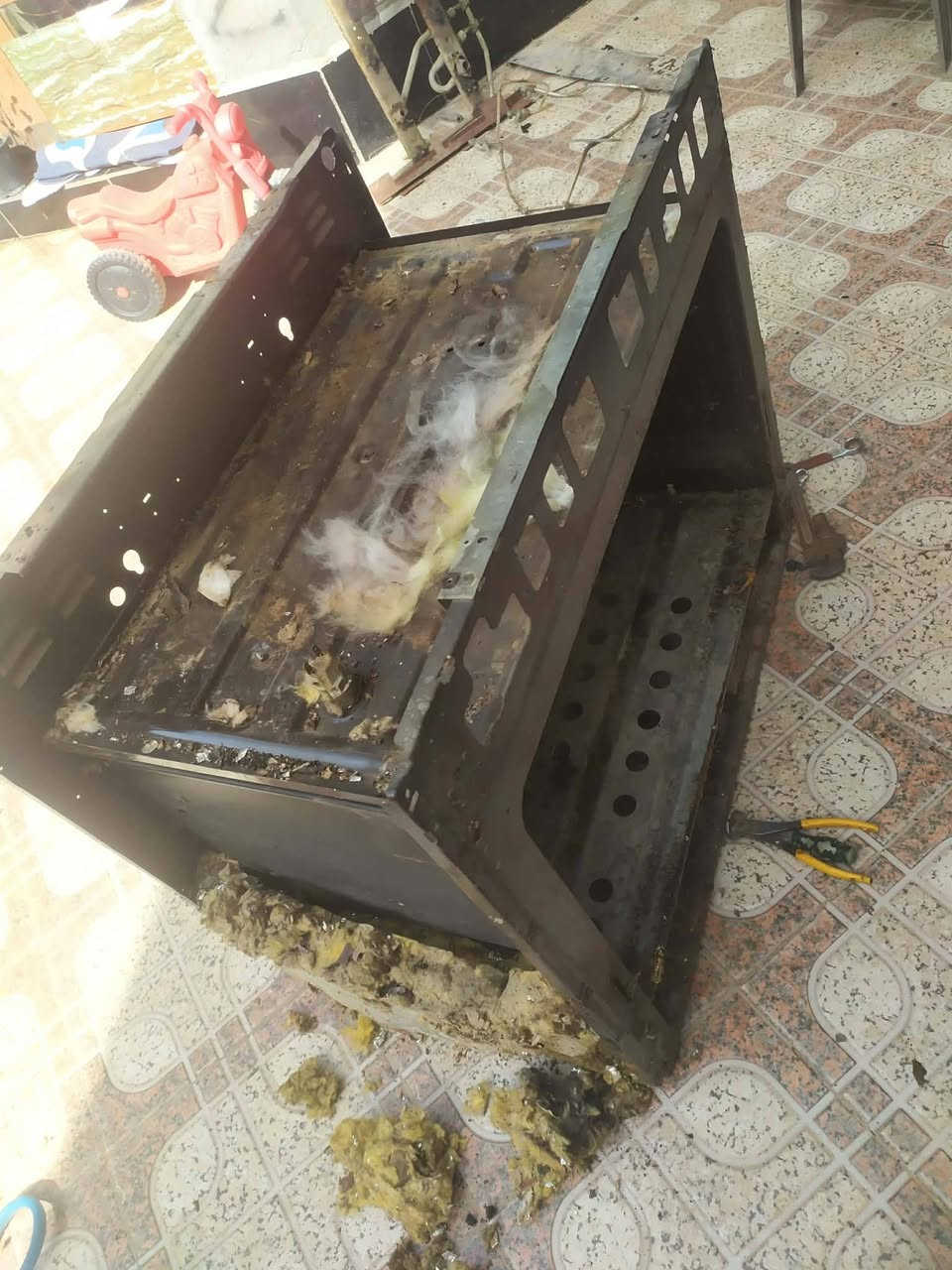 تصليح وتنظيف وصيانه كافة انواع الطباخات الغازيه
بيع وشراء كافة انواع الطباخات الغازية 
تصليح درجه اولى قطع غيار اصليه 
تتوفر لدينا باب فرن اصليه مستخدمه قبق جام الفوك لكافة الطباخات 
عيون وقطع غيار عازل. بطش. كلشي يخص الطباخات متوفر لدينا.  بادارة محمد الجبوري.  ***********
***********.   شارع 80 جهة كربلاء مقابيلي جامع الرحمن باتجاه حي الامام
