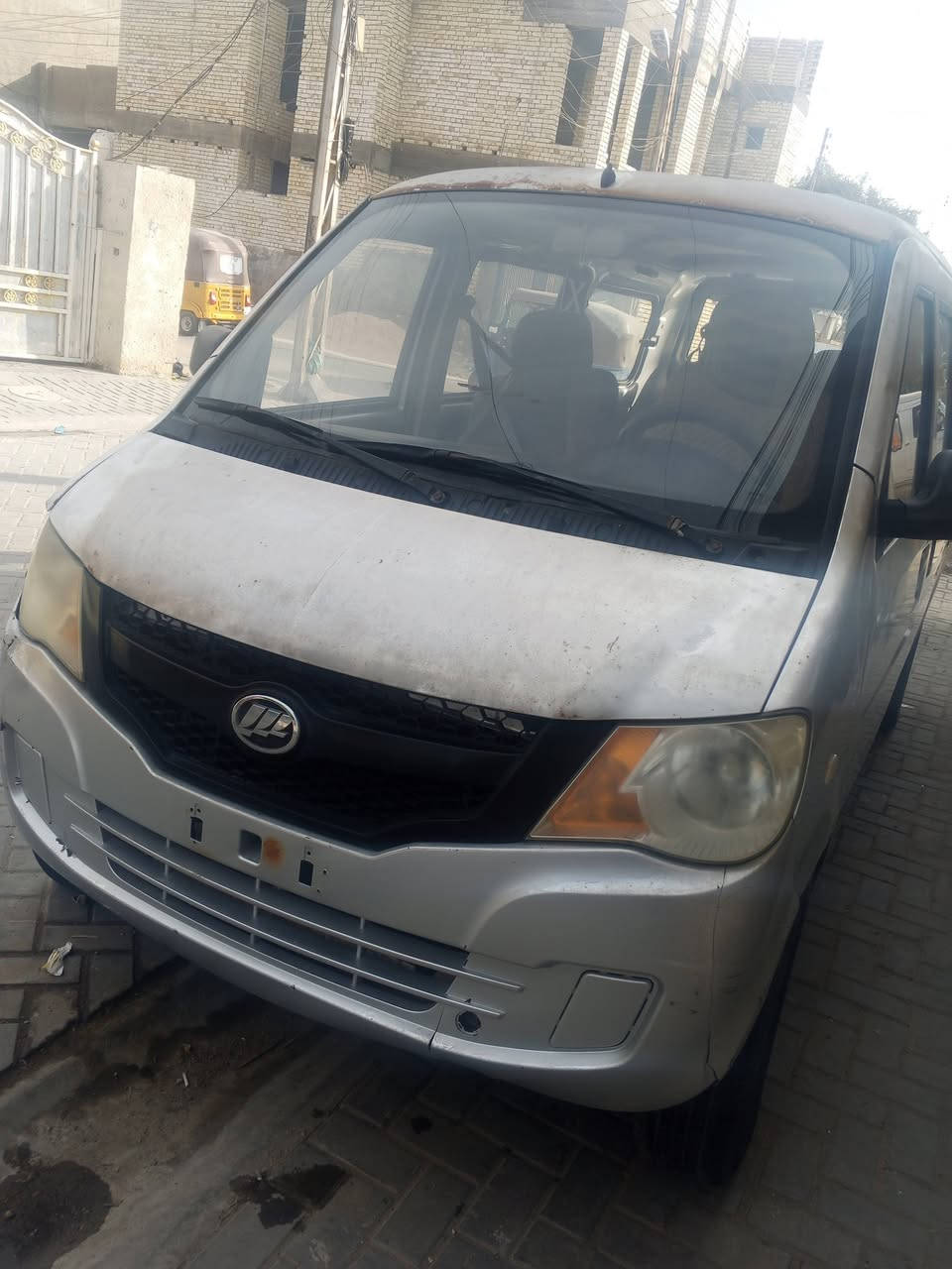 سلام عليكم كيه ليفان موديل 2013 مآل مزاد وزارة الداخلية تترقم سياره كفاله من الصبغ والضربه كير مكينه بلادي سياره كامله من كلشي مابيها نقص ***********
