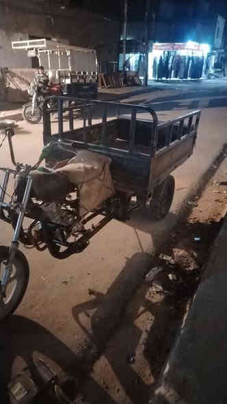 سلام عليكم ستوته كلك للبيع مكاني نجف بيها باج بالركبه معمر كلشي ما عليه مكينه ناعمه حلوه اكسن حلو بدي حلو بيها ضفيره بس ما مربوطه مديل 2013 اتكفل بيها عن السرقه سعرها 600 وبيها مجال للطيبين  ***********
