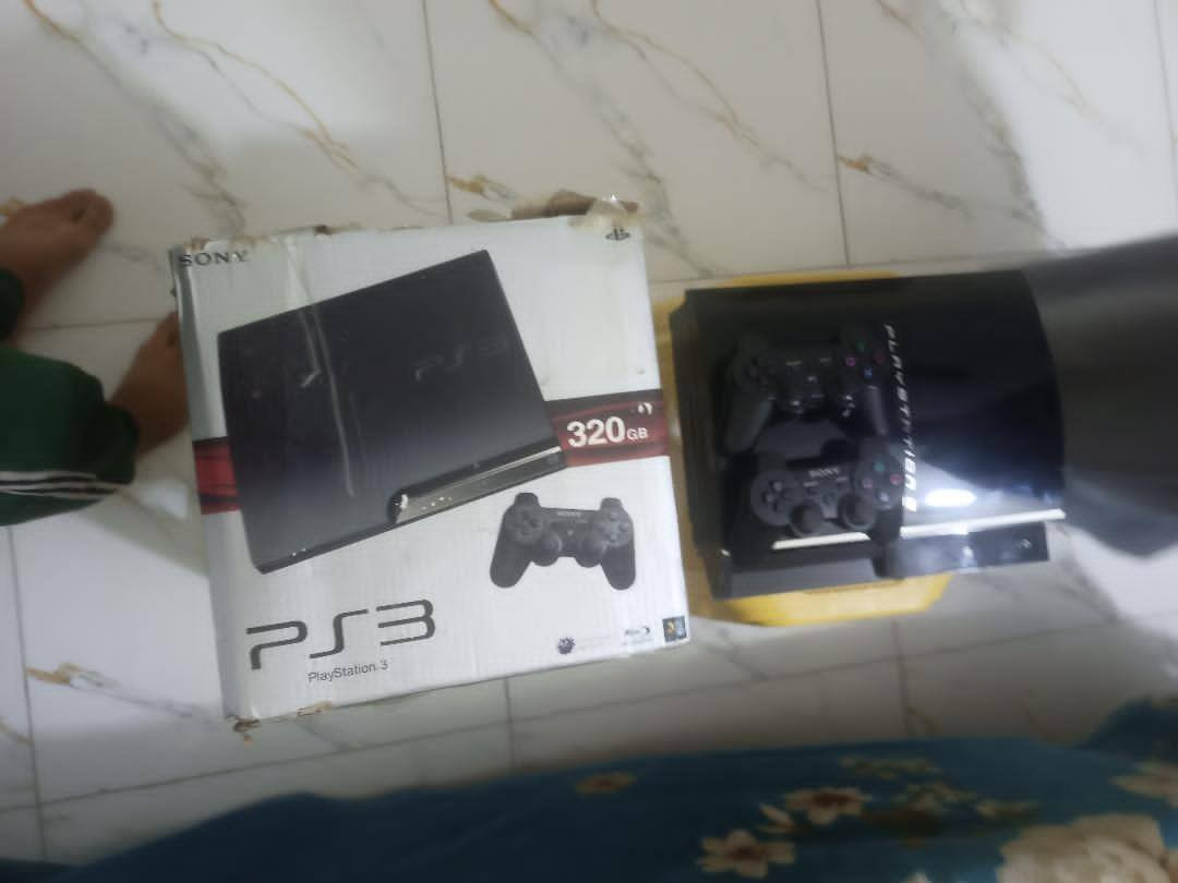 سلام عليكم بلي 3 فات مهكر   + 18 لعبة+لعبة كولفت يوتي 3 أجزاء + بيس 2020 كامل الملحقات السعر100 وبي مجال مستعجل رقم *********** عنوان بغداد البلديات
