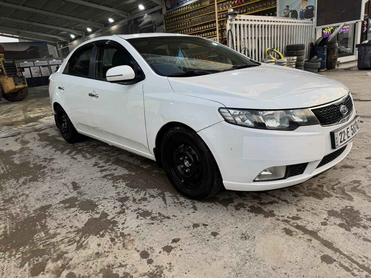 السلام عليكم / سيراتو مديل 12/ خليجي / رقم اربيل/ مواصفات
فتحه / اشاير مري حساسات / تحكم ستيرن / مواصفتها المعروفه / كير مكينه صدر دواخله كلشي جاهز ونضيف 
سياره بدون صبغ فقط بارد قليل بصفحة الصدر /.  عنوان 
الكاظميه / السعر 108 بيه مجال بسيط / ***********
