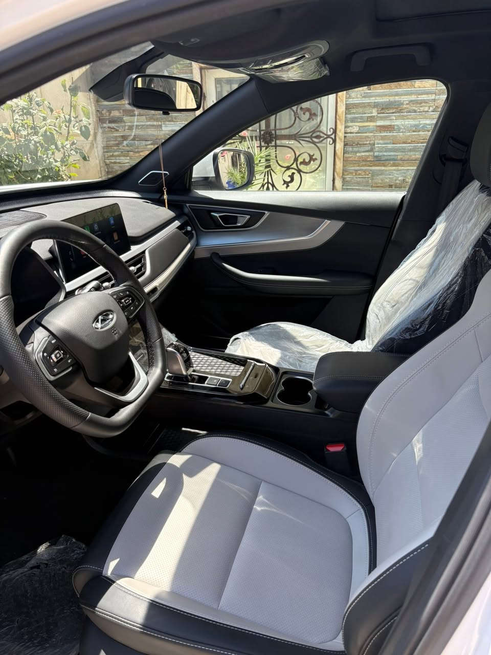 Cherry tiggo 7 pro
8000 km 
2024
ضمان شركة ست سنوات 

مكفول من كل شي 

نسخة الفول مواصفات 

بانوراما 

تشغيل عن بعد 

اضاءة محيطية 

كامرة 360 درجة 

اضاءة فول LED

رادار 

شاشة وسطية ذكية

عدادات رقمية 

والكثير من المواصفات الاخرى 

السعر 16000$ ومجال بسيط 

للتواصل الاتصال على الرقم ***********
