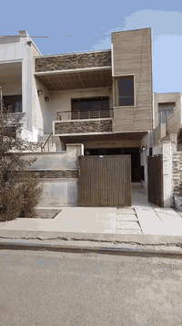 بيت للايجار منطقة روشنبيري
مساحه 125م طابقين دستور سليماني 
يتكون مطبخ صاله غرفه نوم حمامات 
طابق ثاني غرفتين نوم حمامات سويت 
السعر 375الف قفل 
الاتصال ع رقم ***********
