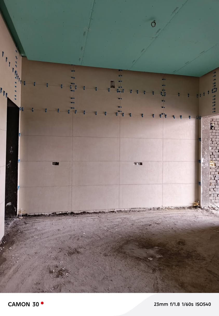 خلفه سيراميك درجه اوله متفرق حاليا ***********
