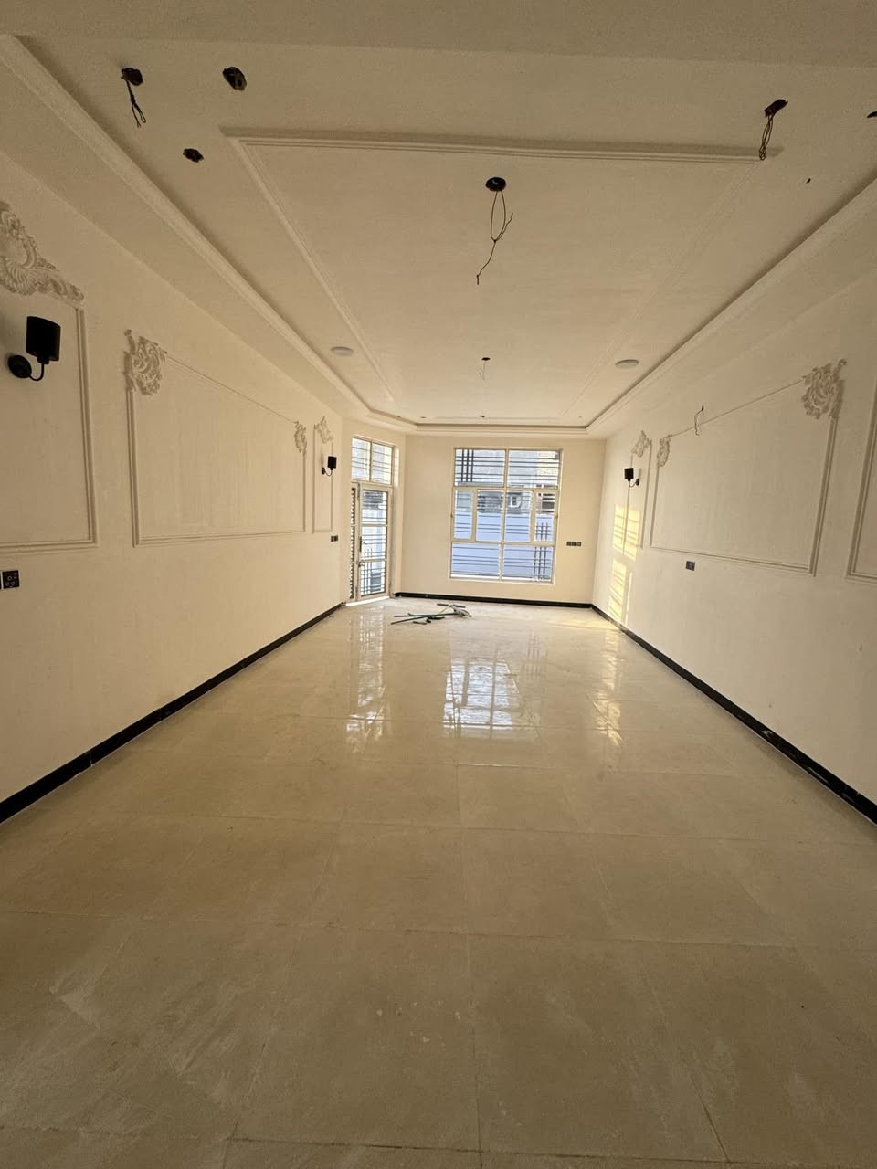 🏠 بيت زراعي للبيع – درجة أولى
📐 المساحة: 200 متر
🏢 الطابق: طابق واحد
✨ الحالة: زيرو (حديث البناء)
🔹 المواصفات:
حديقة داخلية حديثة
كهرباء + بوري ماء
كوي واجهة وصبغ بلاستك داخلي
سطح شتايكر
الدرج مرمر
أرضية بورسلين
سقوف ثانوية مسلحة
شيش بالصب
🔹 التقسيم الداخلي:
غرفتين
هول
صالة
مطبخ
ممر خارجي
📍 الموقع:
شارع 80 – شارع شريفة
مقابل ملعب محيزم 4
📞 للتواصل:
***********
***********
@@@ إشارة
