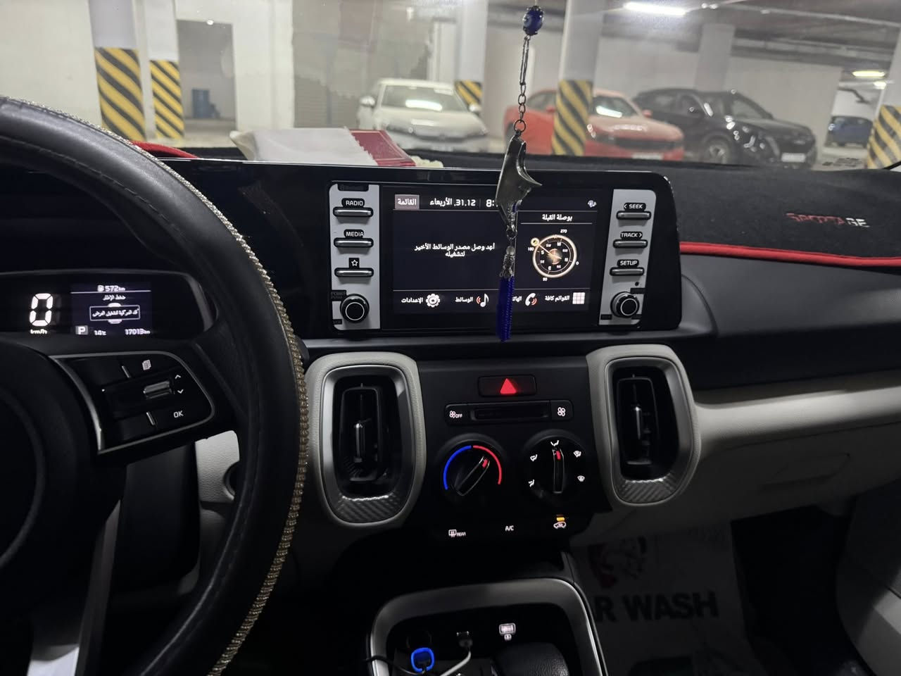 السلام عليكم
كيا سونيت موديل 2023 خليجي تجميع هندي 

ماشية 17 الف 

مواصفاتهة بدون فتحة 

بصمة 

تشغيل عن بعد 

تبريد قطعتين 

محرك 1500 دبل نوزل دوش 

شاشة كبيرة اندرويد اوتو وكار بلي 

تحكمات استيرن 

مانع انزلاق 

حساسات امامي وخلفي 
بيه بارد باب السايق وخلف السايق اسفل الباب 
السعر 139$ وبيه مجال 

الاتصال 

***********
