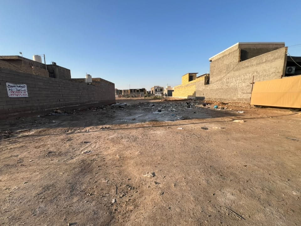 قطعه للبيع منطقه نعمه الريفي قرب معرض الأثاث الفرع الثاني  المساحه ٥٠٠ م الواجهه ٢٠ النزال ٢٥ لأستفسار الاتصال على الرقم ***********
