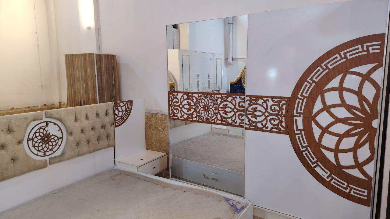 325 الف مع النقل والشد الطابق الأرضي داخل محافظة النجف الاشرف *********** ***********
غرفه نوم تركي 5 قطعه مستخدم نضافه جيده
