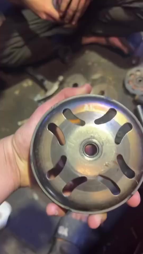 السلام عليكم شباب ماكس مضلع مزوده بيه مكينه 58 دراجه شلعه و معدل فولل بيه تزويد                                        صدر رياضي فضي                                                             وياله رياضي لون ذهبي                                                        دبل خلفي رياضي                                                              بيه صالنصه رياضي حلك عريض واقيه قاربون                                بيه تخم كلجات بس يحتاجله ادامه                                    كابرتر قفاز رياضي.                                                             وبيه فراك رياضي.                                                             وبيه شيال راجع لون ذهبي  رياضي                                     السعر ٧٥٠ وبيه مجال للطيبين                                             مكاني بغداد صليخ ال 600.                                            ملاحضه الدراجه تزويده كله اصلي مو تجاريييييب               ملاحضه ثانيه بيه صوت زنجيل خفيف                                  رقمي واتساب ***********                                      دراجه نكره بكل وقت كهربائيات كله شغاله
