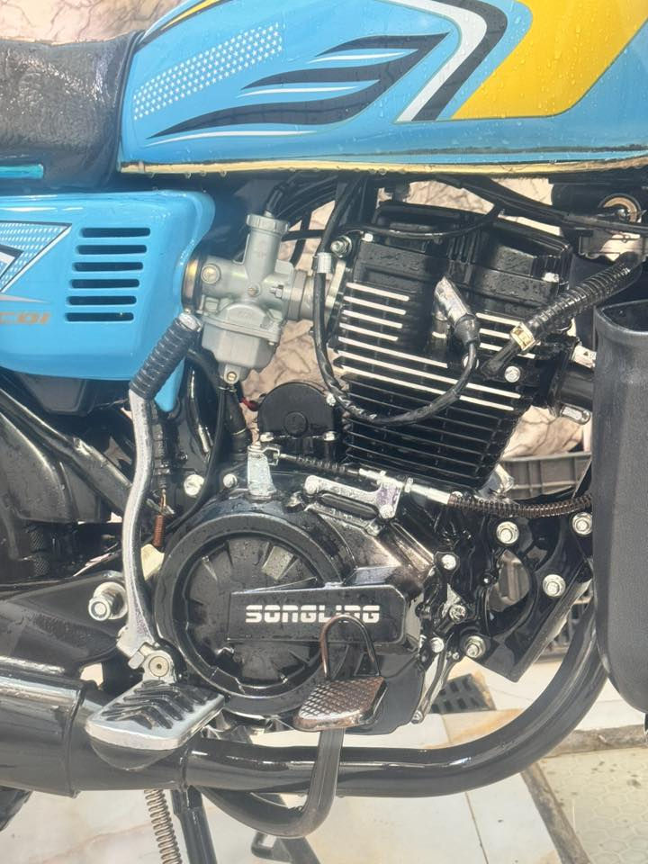 سلام عليكم دراجه أيراني سونك مكينة 200 مديل 2026 أوراق كامله دراجه كلش نضيفة عارضهة 750 وبيهة مجال ***********
