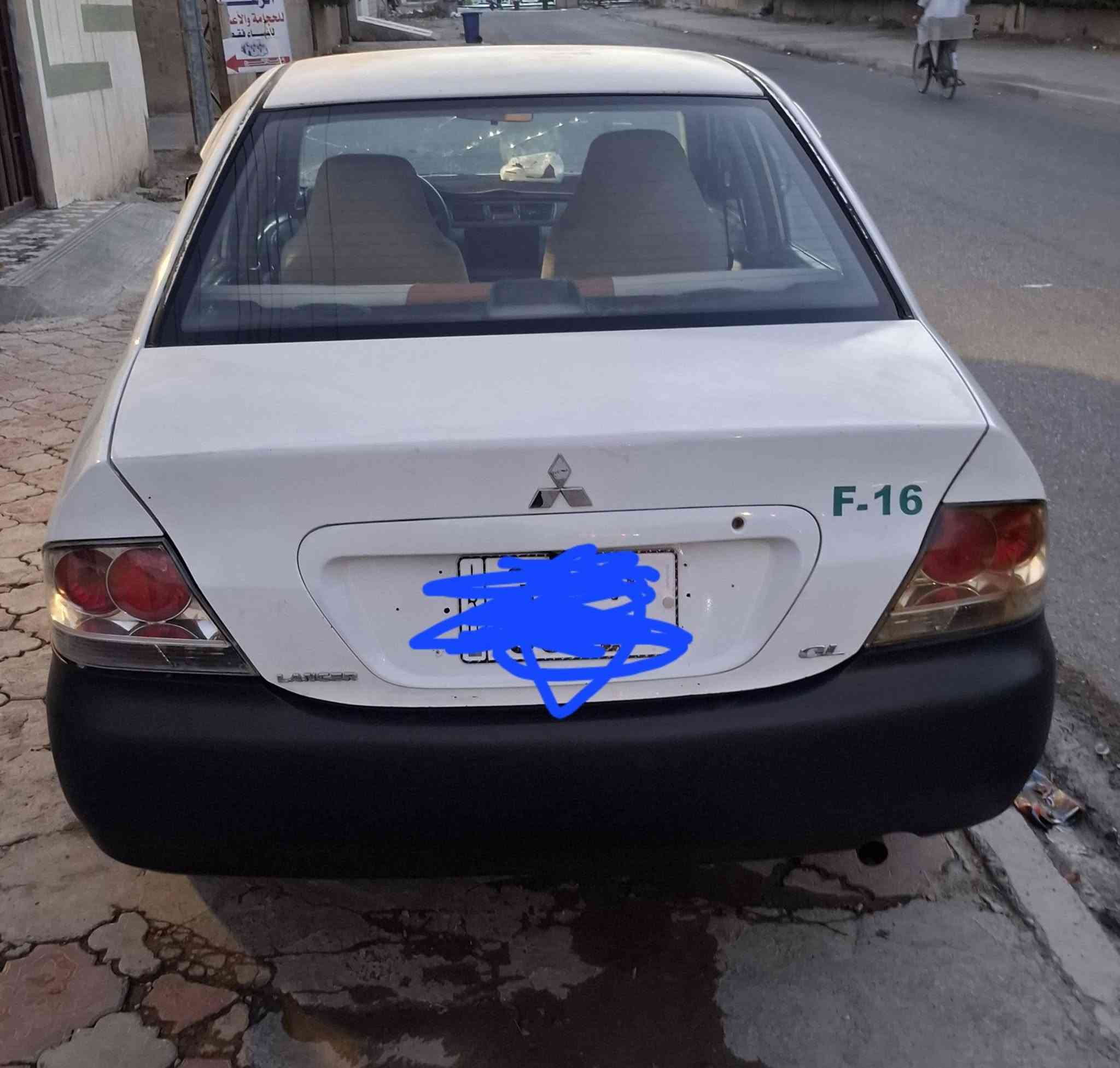 السلام عليكم لانسر  ٢٠٠٦ وارد خليجي مابيهة ضرر بس خياس مسوي رقم بغداد    مميز ٤ ارقام مكينه 2000 جديده اتصال على رقم صاحب السياره  ***********
