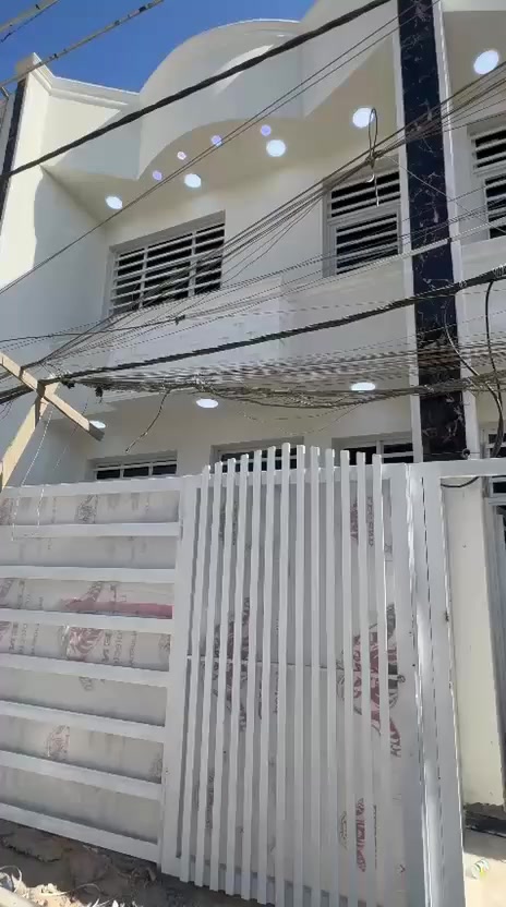 بيت لأيجار طابقين 2 نوم 2 صحيات مطبخ وصاله وخدمات بيت صفر ***********
