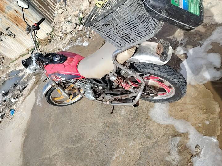 سلام عليكم جونده للبيع أوراق الدراجه نقصهة كهربائيات مكاني محموديه السعر ١٧٥ وبيهة مجال تواصل خاص او ***********او ***********
