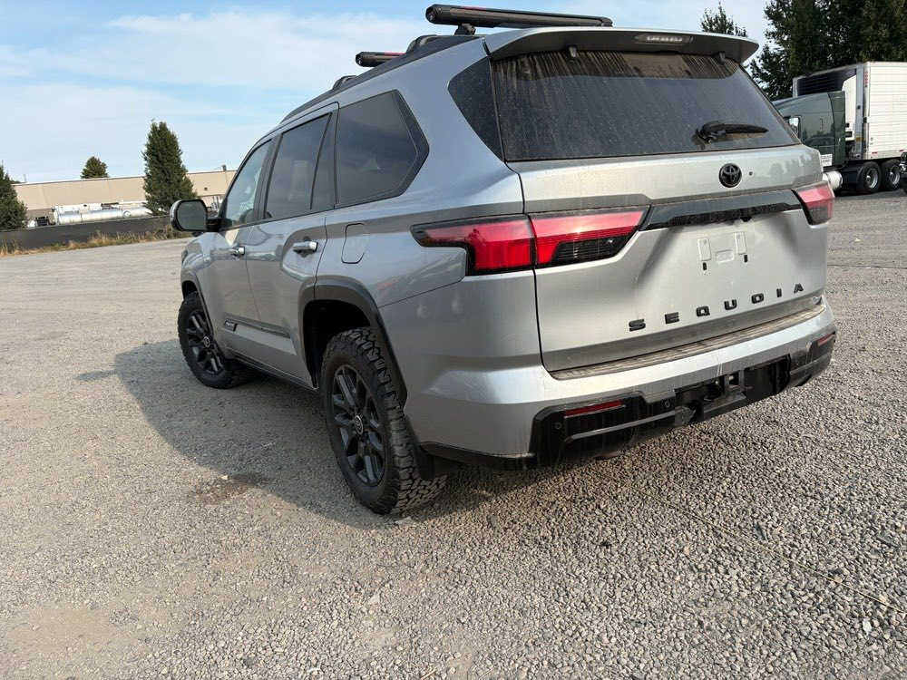 ‏سلام عليكم سيكويا موديل 24
‏السيارة حاليا في الحرة عم ماشية 14,000
‏السعر في عمان 60,000$ يعني ست شات
‏يريد يدخلها بغداد أو يريد يدخلها على الشمال
‏على الحادث مالته الاستفسار ***********
‏يوجد على هذا الرقم واتساب
