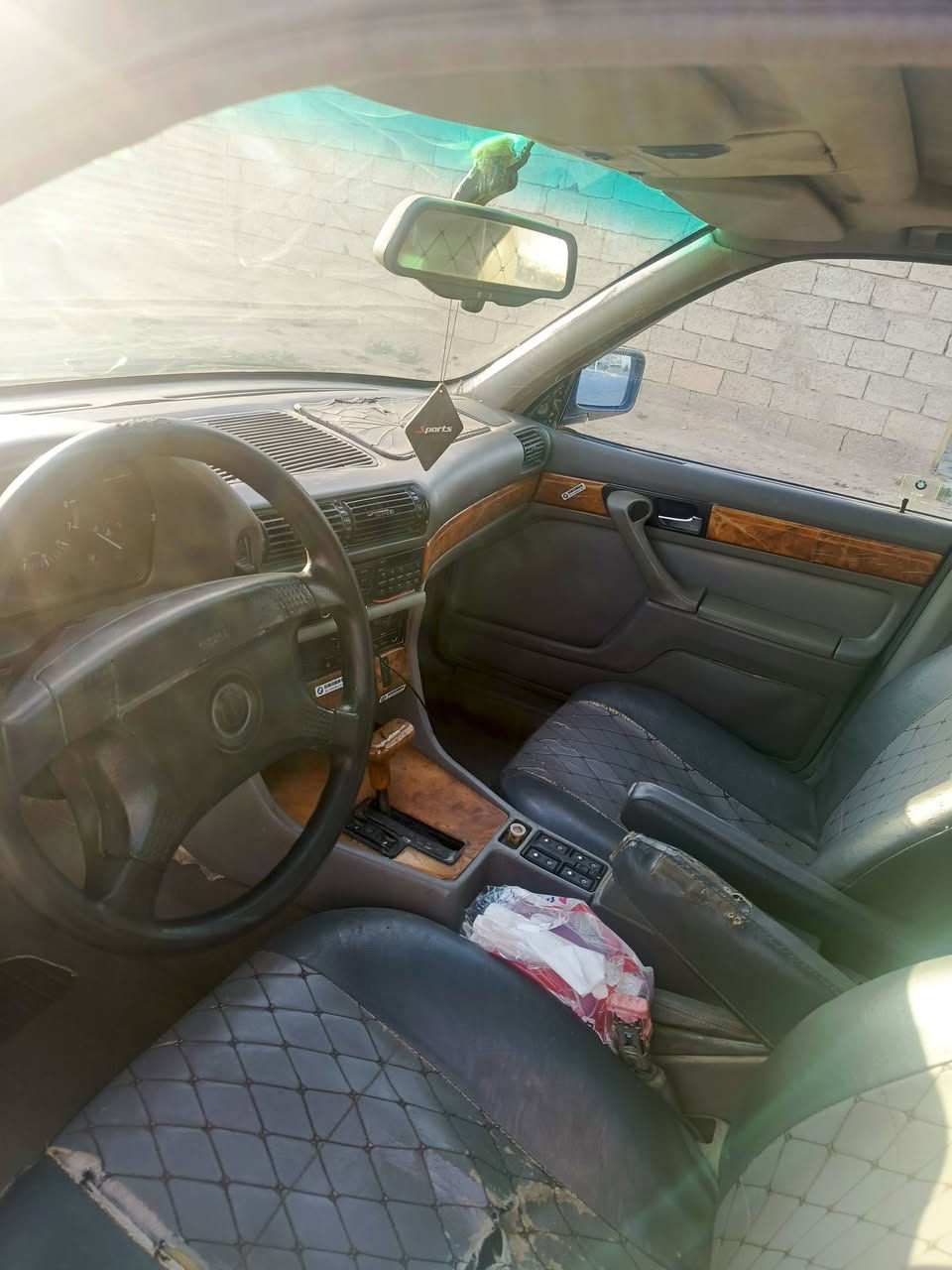 بيئم 740 موديل 93 كير ومحرك شرط حداديه اماميه خلفيه جديده تبريد ثلج كهربائيات كله شغاله رقم فحص مدفوع كمرك صاحبه موجود يحول السعر 40وبيه مجال بيع او مراوس ***********
