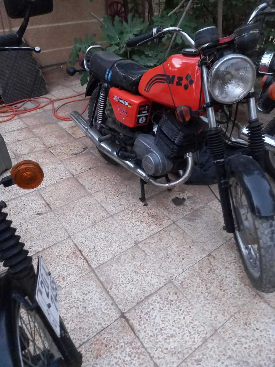 سلام عليكم 
دراجه mz 82 للبيع دراجه كصه 4 كهربائياتها كامله 
شغاله لحيم بل خشم وفطر صغير جوة الكشن دراجه مناسبه سلندر تركي والمحرك كله الماني دراجه معمرة سعرها ومناسب بدون بدون مكاني ديالى بعقوبه للستفسار 
***********.
