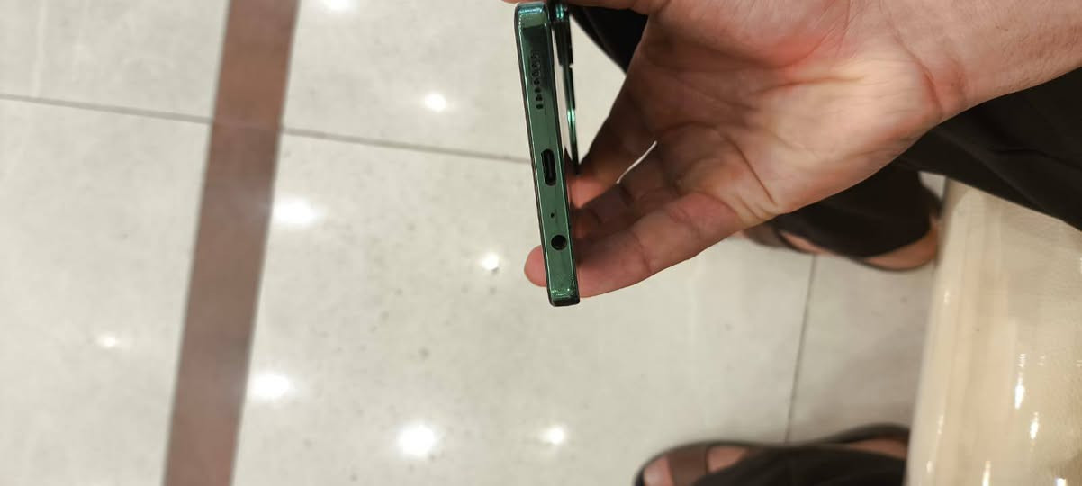 TECNO POVA 6 Pro 5G سلام عليكم مبايل ذاكره 256     ***********بطاريه 6000 كلشي ما مبدل بي  ولا بي زلغ مكفول سعر 175 البصرة, العراق
