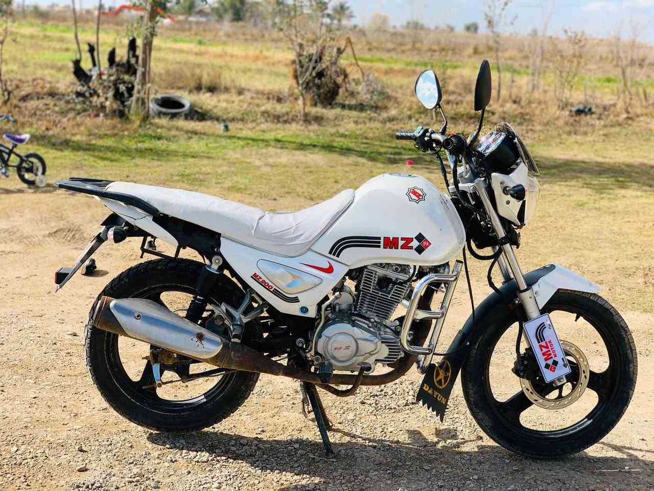 السلام عليكم دراجه MZ موديل 2017 محرك 200 مكفول تشغيل عن بعد بصمتين كهربايات كله شغاله مابي أوراق السعر 700 او بي مجال قليل اتصل وتدلل ***********
