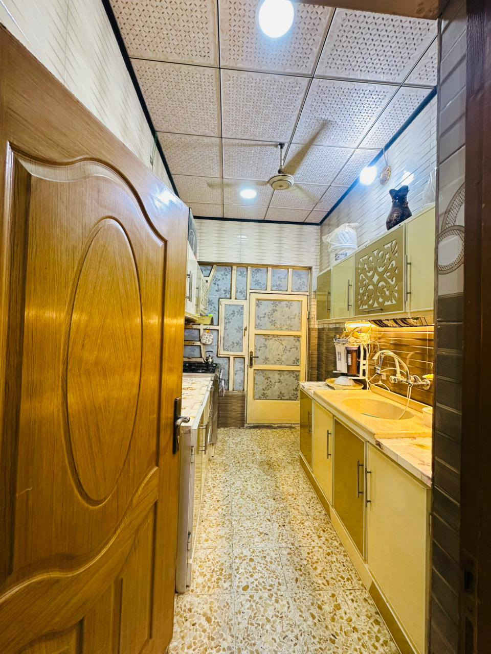 من يبحث عن سكن مميز🌷
بيت للبيع المساحة 100 متر طابقين يحتوي الطابق الاول على غرفة وصالة واستقبال ومطبخ وصحيات داخلية خارجية والطابق الثاني يحتوي على غرفتين وصالة ومخزن البيت بناء جديد ونظيف جداً البناء طابوق الطابق الاول صب كونكريت والطابق الثاني عگادة طابو زراعي سند 25 قرار محكمه الموقع كوفة سهلة شارع معمل الدبس ثاني بيت عن الشارع الرئيسي منطقة تجارية وسكنية السعر 90 مليون وقابل للتفاوض للأستفسار واتساب *********** 

مكتب الموسوي للوسائط العقارية مستعدون لأستقبال عروضكم التجارية والزراعية والسكنية بيع وشراء رهان ايجار
