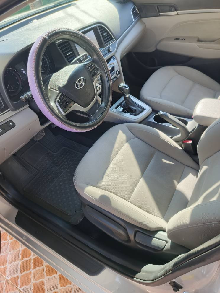 سلام عليكم للبيع النتره امريكي2018بسمي رقم دولي سنويه لغاية 2031 سياره جديده تخم تاير تبريد مكينه كير كفاله كفاله بدون صبغ ماشيه65الف صور مرفقه مع المنشور مكان واسط كوت ***********
