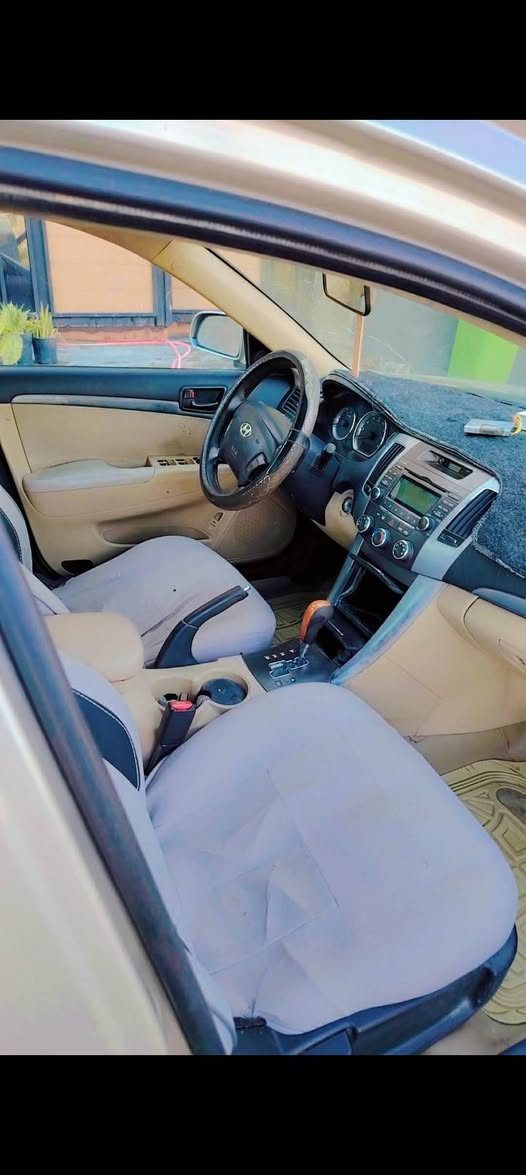 سوناتا 9 امريكي 6سلندر حادثها نص جاملغ الخلفي وبيها جاملغ امامي صبغ بدون تبديل وحادث وبيها صبغ اطراف الابواب
رقم بغداد بسمي السعر 105
الاتصال على رقم ***********
